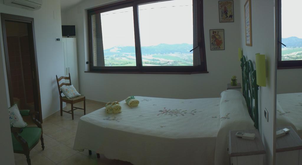 Bed And Breakfast San Martino Castignano Стая снимка